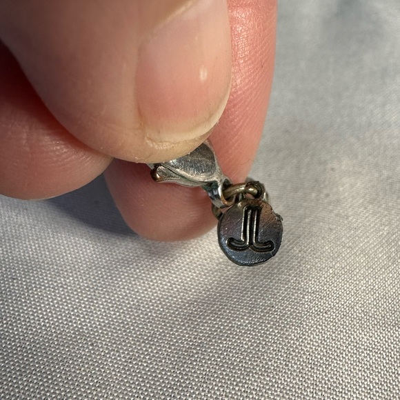 Large chunky smoky gray flower and bead necklace - Picture 7 of 7